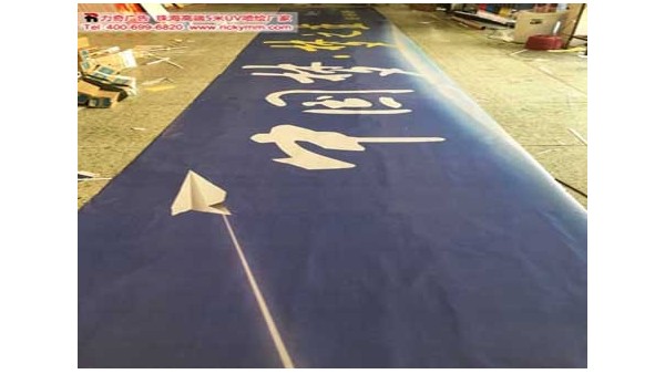 为什么现在单透贴喷绘深受广告人士钟爱？ - 珠海喷绘 -「聚彩网」
