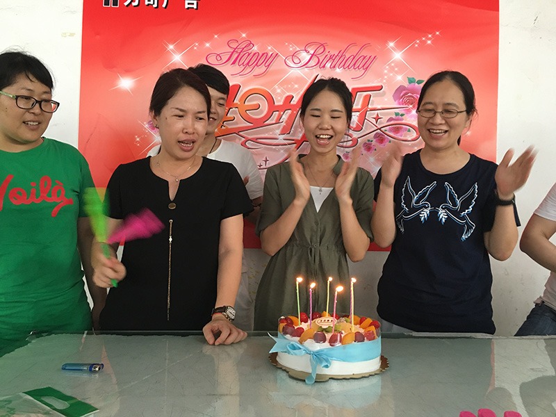 聚彩网喷绘-材料仓库